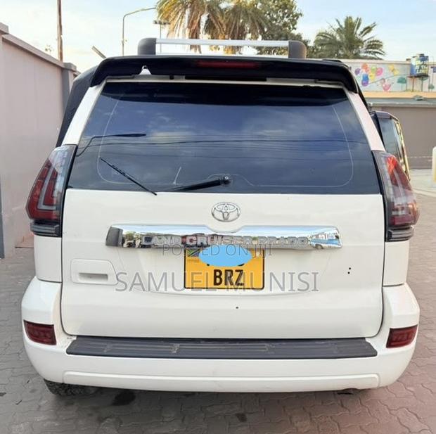 Toyota Land Cruiser 2007 White