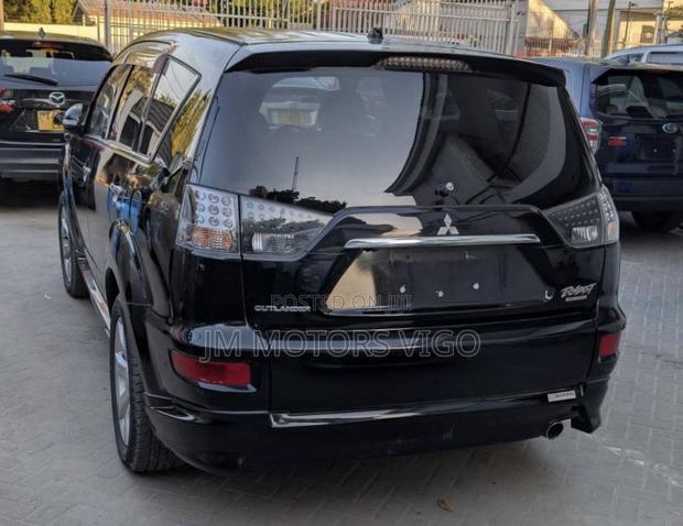 Mitsubishi Outlander 2012 Black