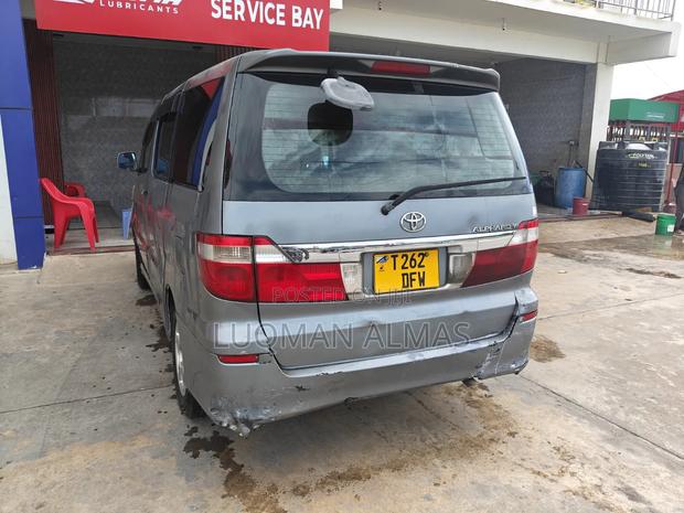 Toyota Alphard 2.4 Petrol AWD 2002 Gray