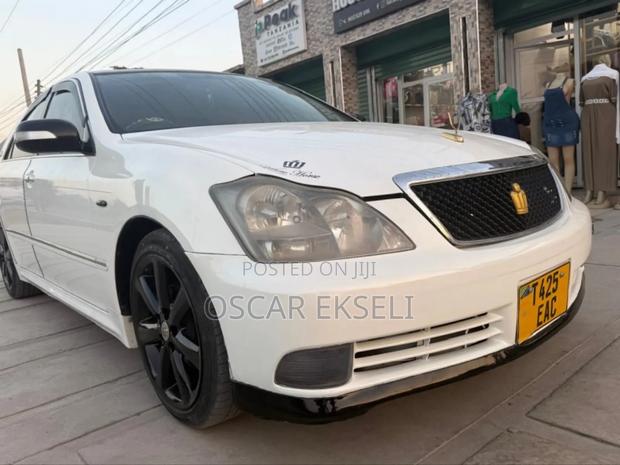 Toyota Crown 2004 White