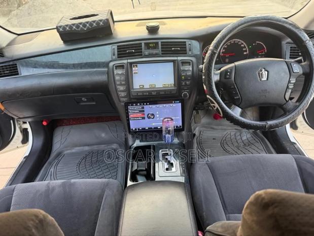 Toyota Crown 2004 White