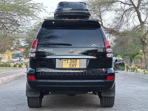 Toyota Land Cruiser Prado 2006 Black