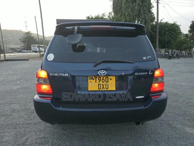 Toyota Kluger 2005 Blue