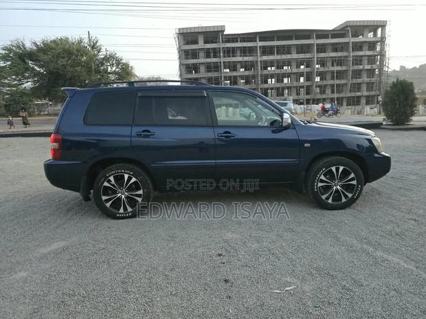 Toyota Kluger 2005 Blue