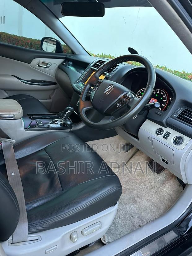 Toyota Crown 2009 Black
