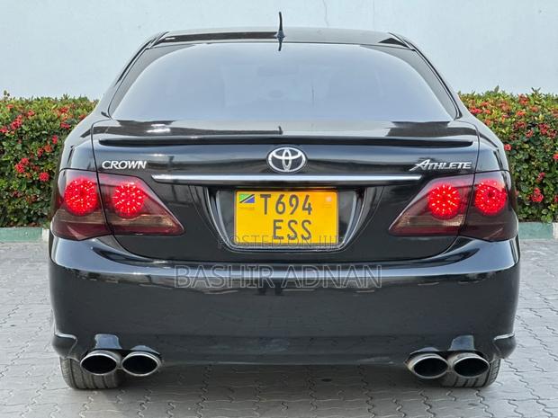 Toyota Crown 2009 Black