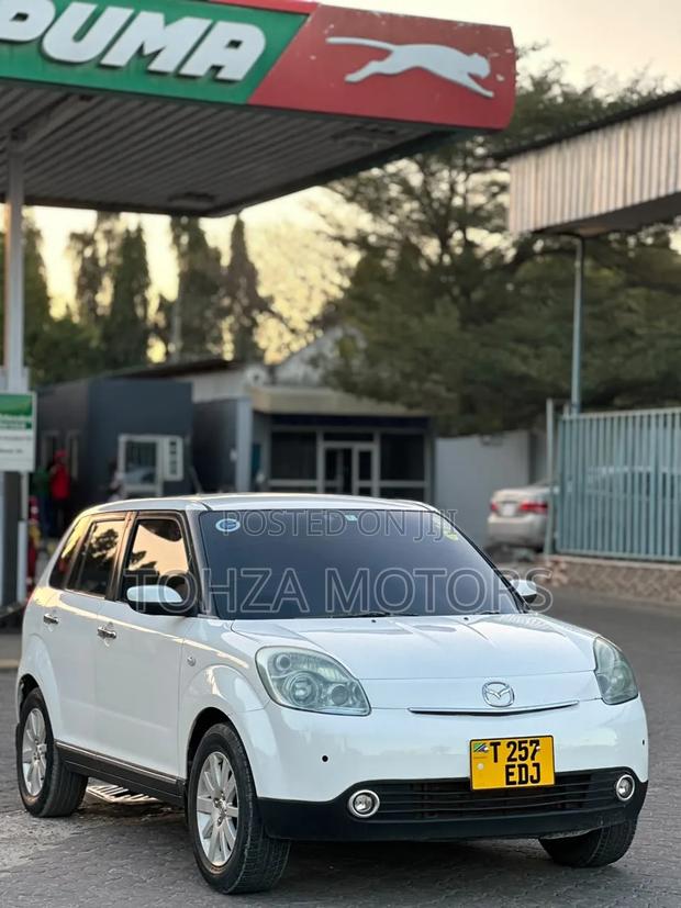 Mazda Verisa 2007 White