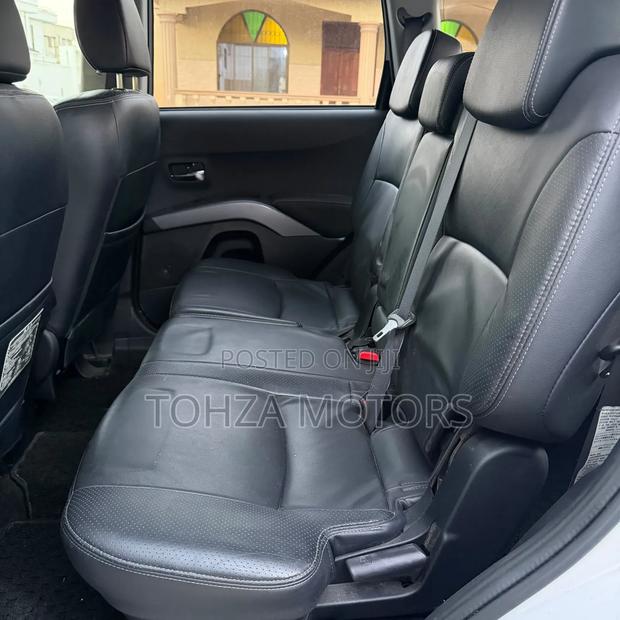 Mitsubishi Outlander 2008 White