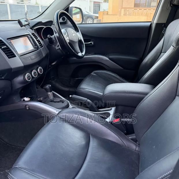 Mitsubishi Outlander 2008 White
