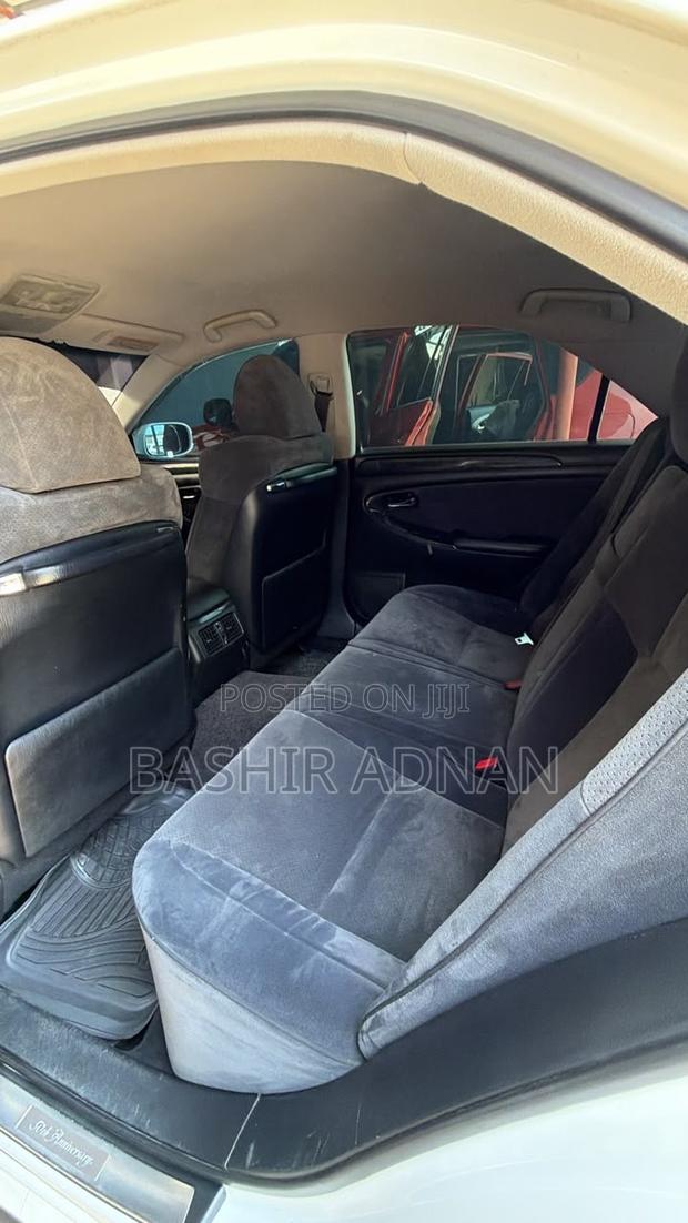 Toyota Crown Royale 2005 White