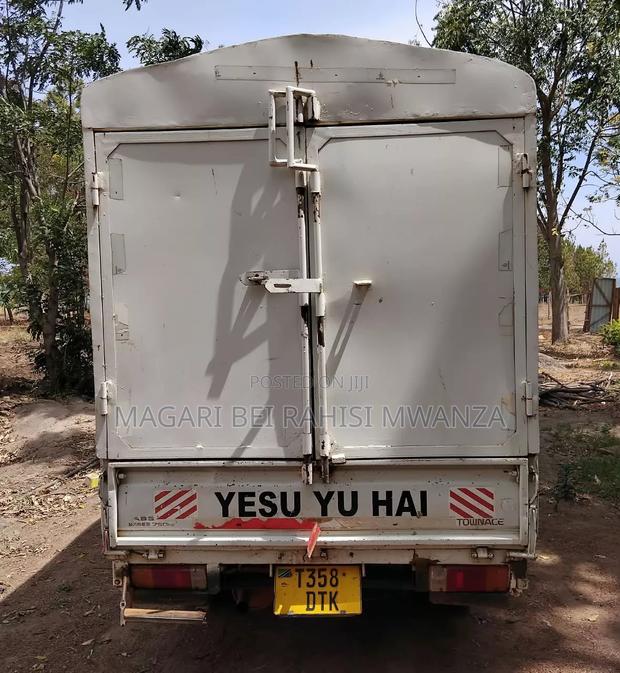 Toyota TownAce 2004 Silver
