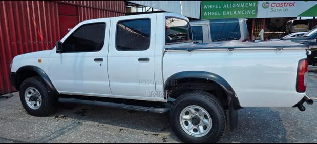Nissan Hardbody 2016 White