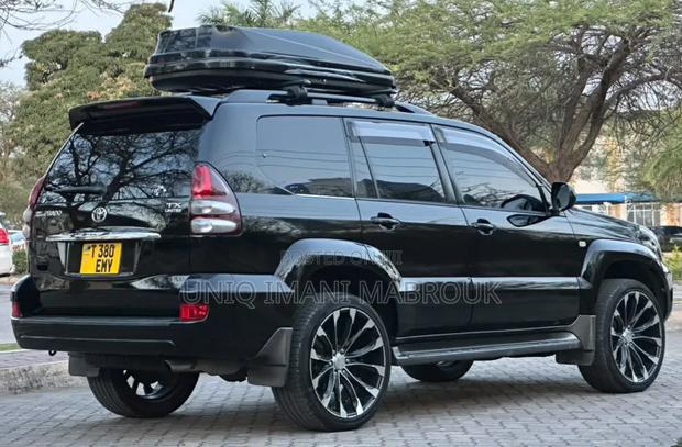 Toyota Land Cruiser Prado 2006 Black