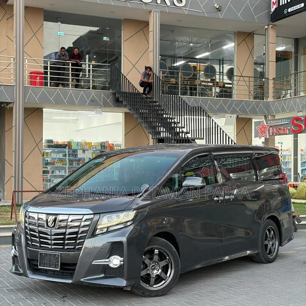 Toyota Alphard 2016 Gray