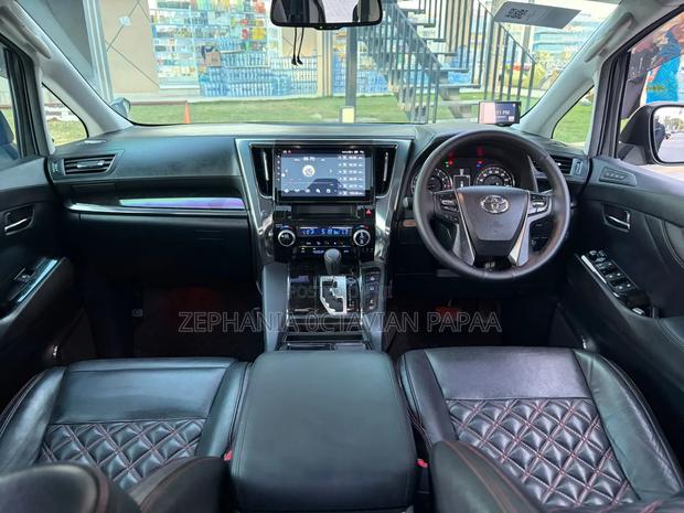 Toyota Alphard 2016 Gray