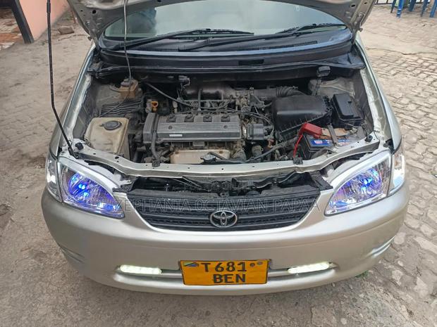 Toyota Corolla Spacio 2000 Silver