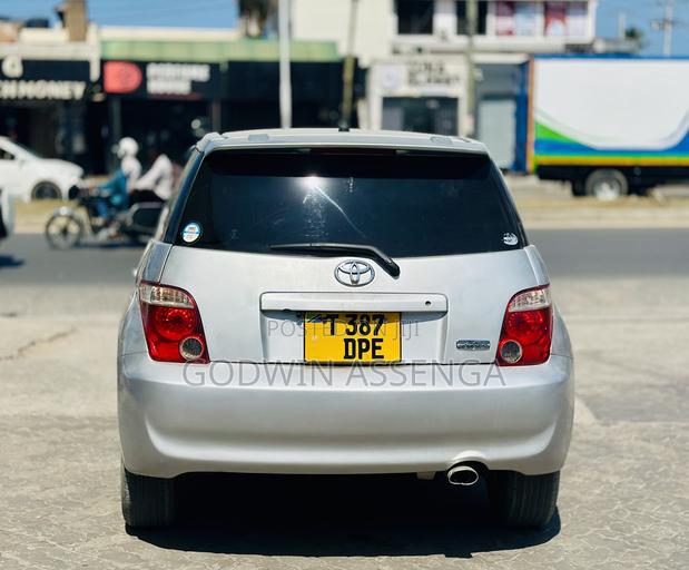 Toyota IST 2006 Silver