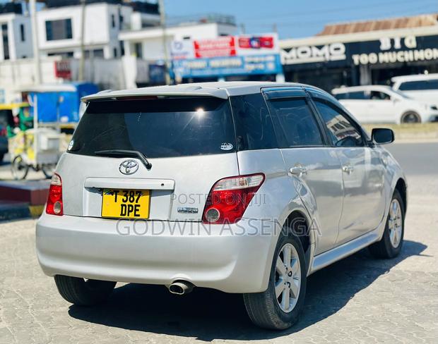 Toyota IST 2006 Silver