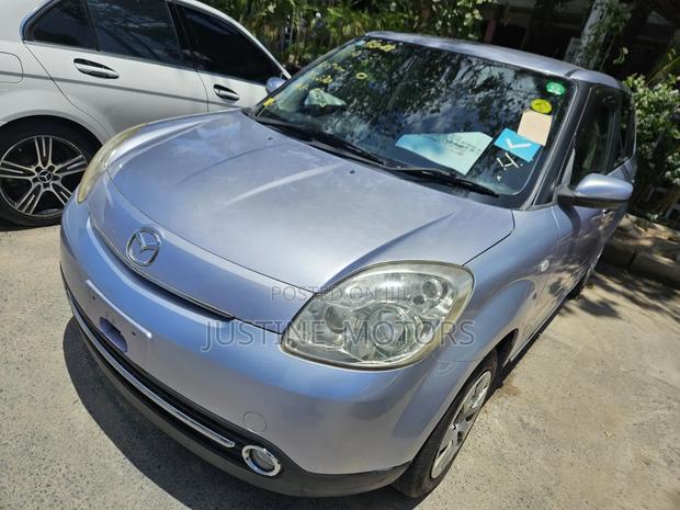 Mazda Verisa 2011 Silver