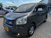 Toyota Noah 2.0 143hp AWD (7 Seater) 2007 Gray for sale