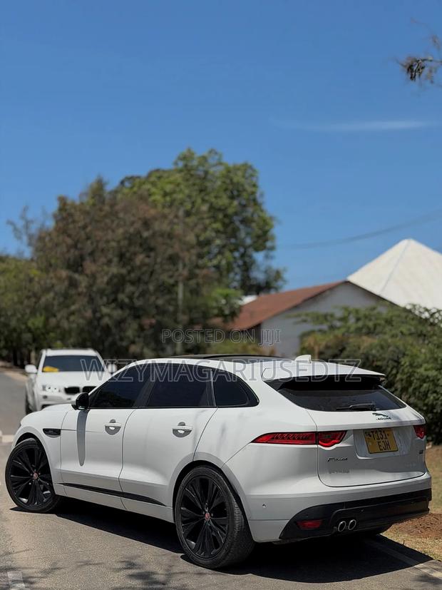 Jaguar F-Pace 2018 White