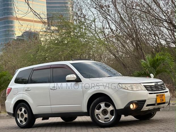 Subaru Forester 2010 Pearl