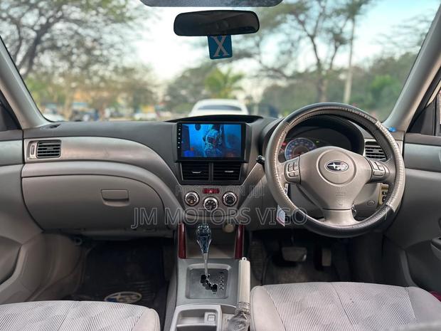 Subaru Forester 2010 Pearl
