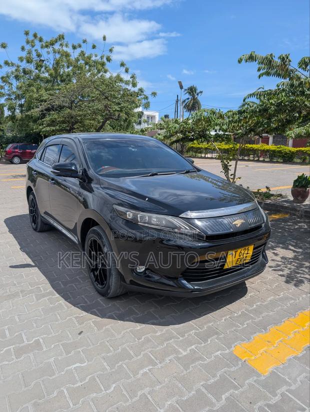 Toyota Harrier 2.0 4WD 2015 Black