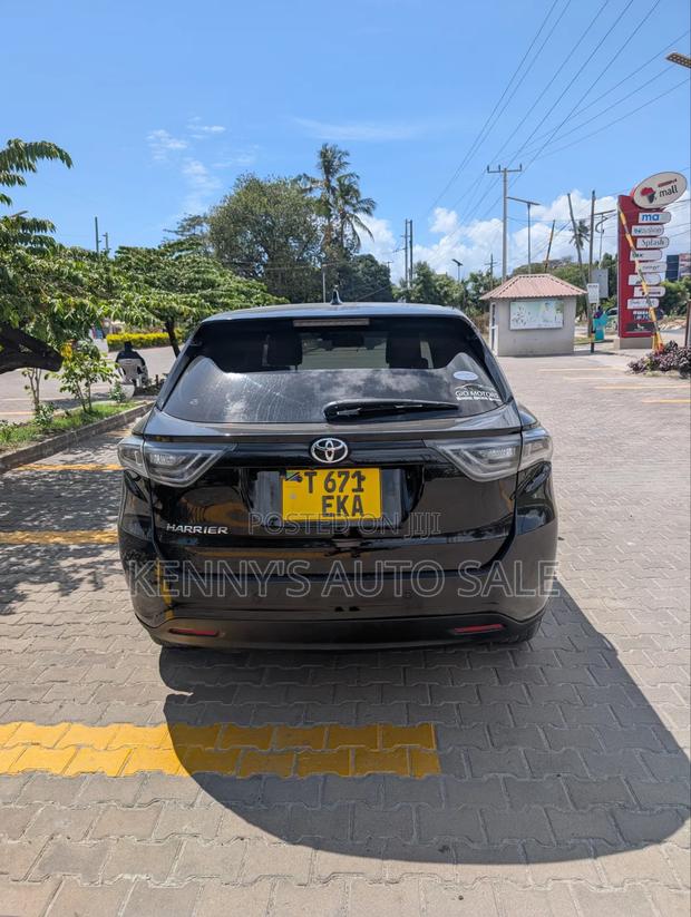 Toyota Harrier 2.0 4WD 2015 Black