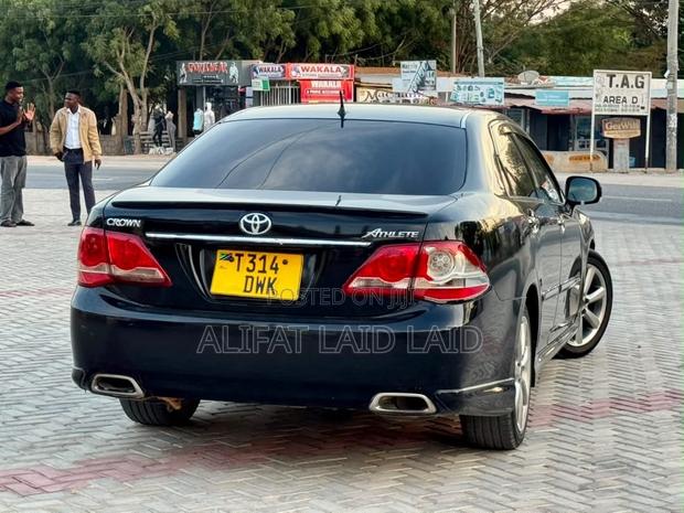 Toyota Crown 2009 Black