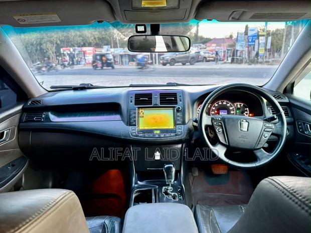 Toyota Crown 2009 Black