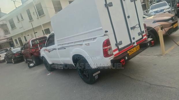 Toyota Hilux 2018 White