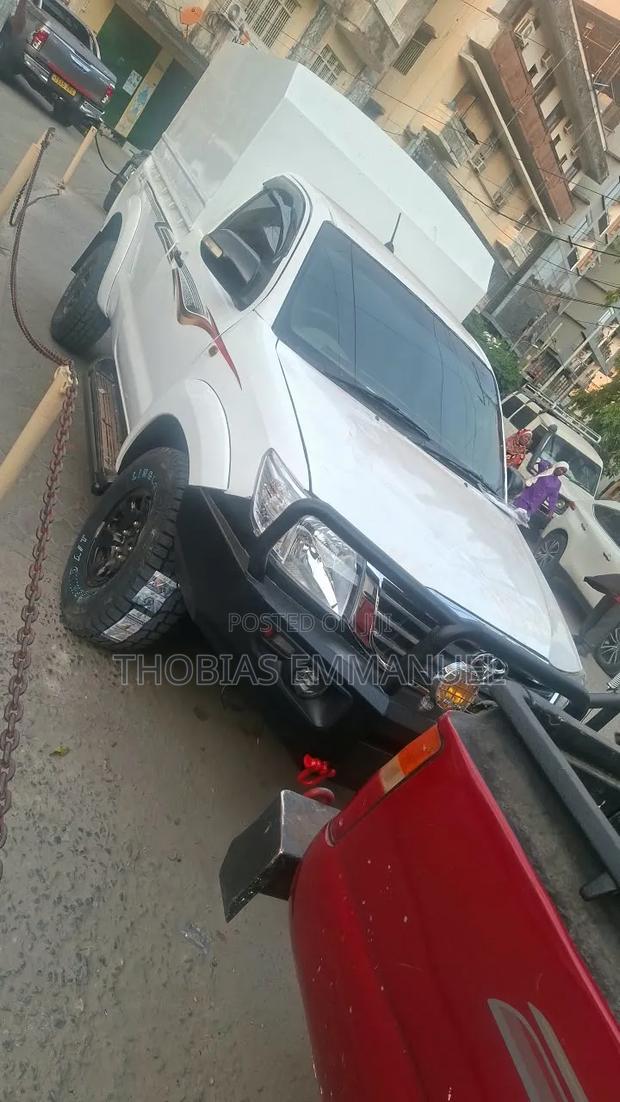 Toyota Hilux 2018 White