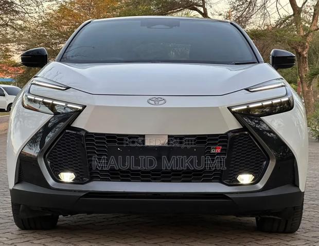 Toyota C-HR 2024 White