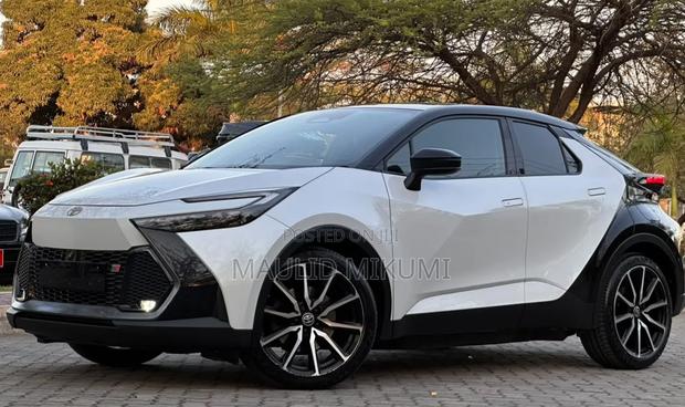 Toyota C-HR 2024 White