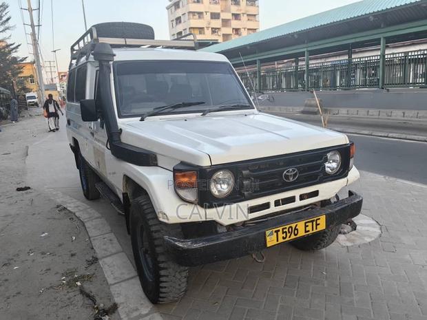 Toyota Land Cruiser 2008 White