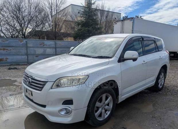 Toyota Vanguard 2009 White