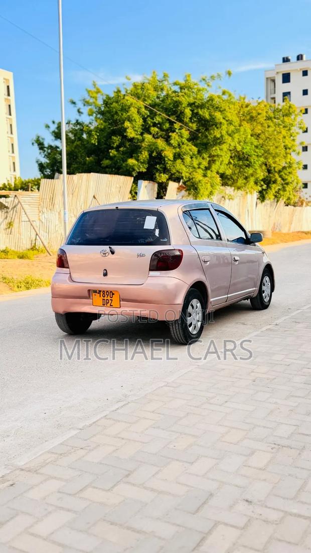 Toyota Vitz 2003 Pink