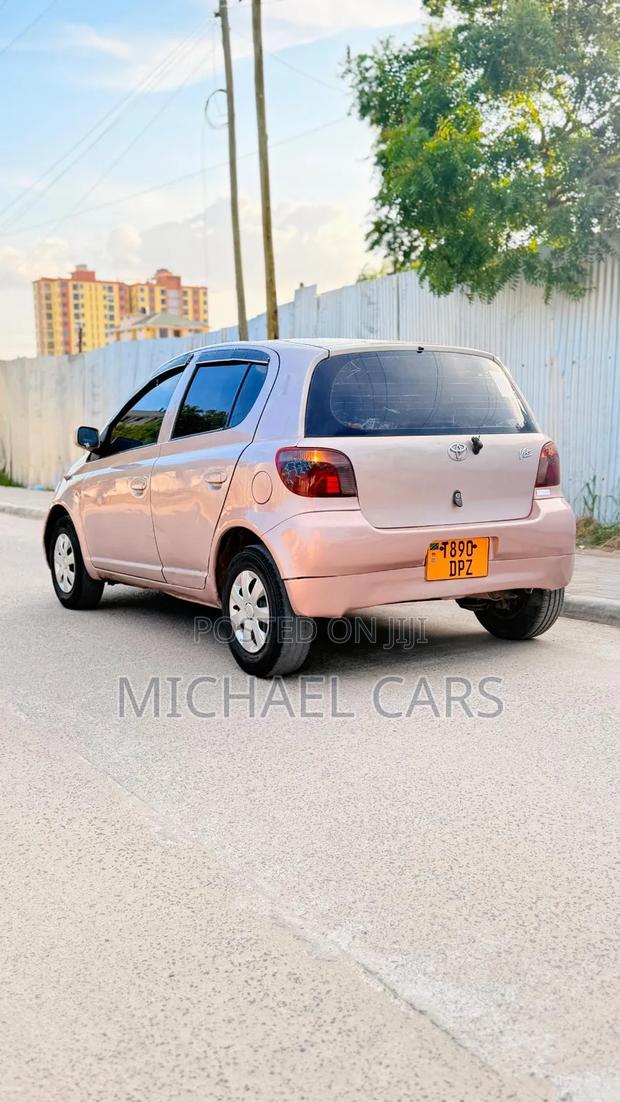 Toyota Vitz 2003 Pink