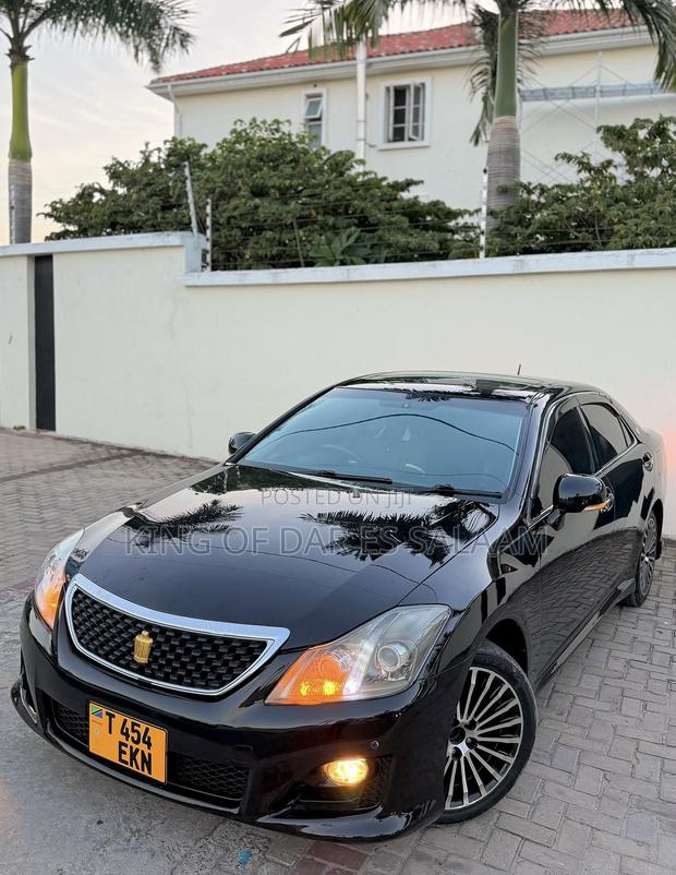 Toyota Crown 2009 Black