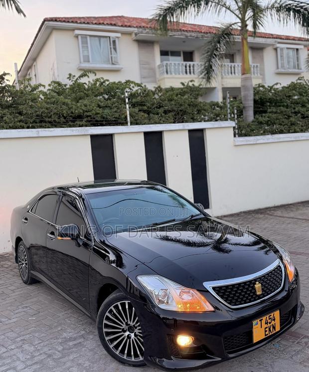 Toyota Crown 2009 Black