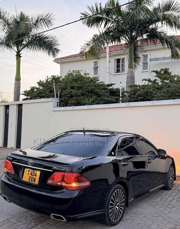 Toyota Crown 2009 Black