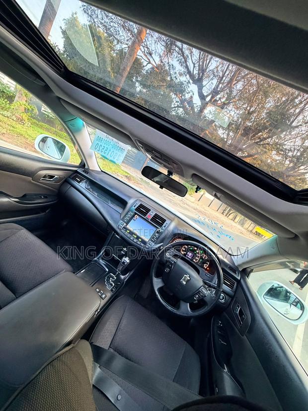 Toyota Crown 2008 White