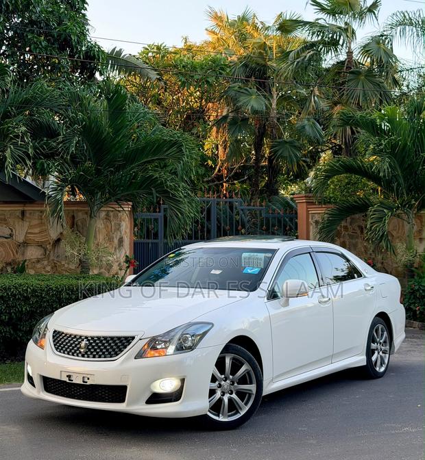 Toyota Crown 2008 White