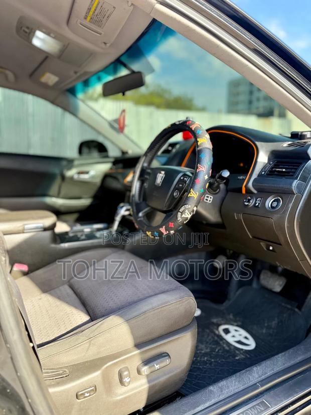 Toyota Crown 2009 Black