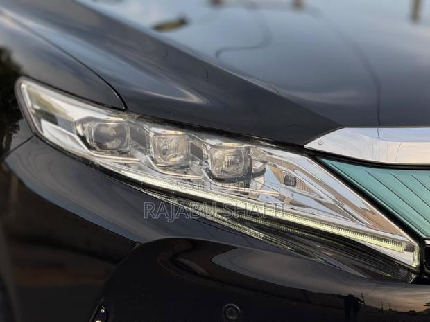 Toyota Harrier 2.0 2018 Black