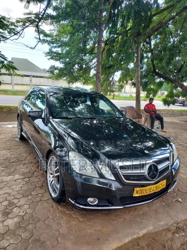Mercedes-Benz E350 2011 Black