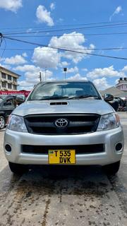 Toyota Hilux 2.5 Cab 2005 Silver for sale