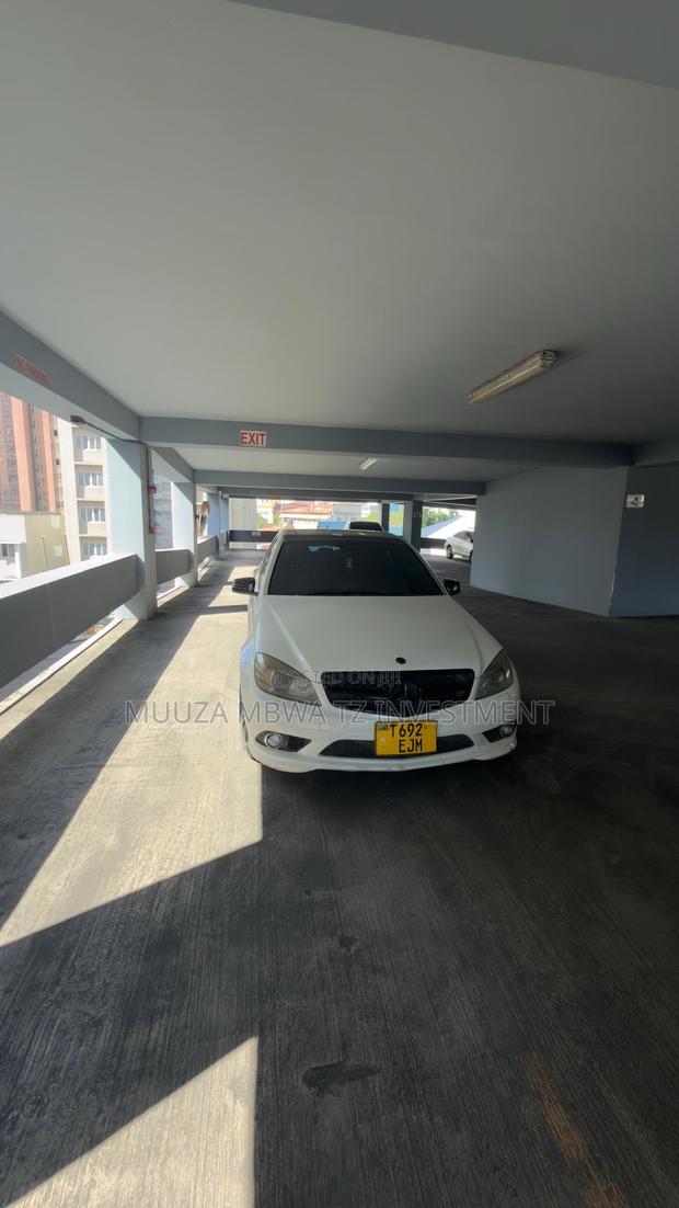 Mercedes-Benz C200 2008 White