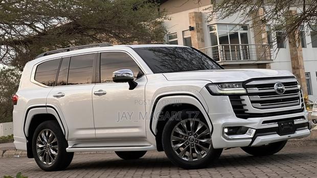 Toyota Land Cruiser 2023 White